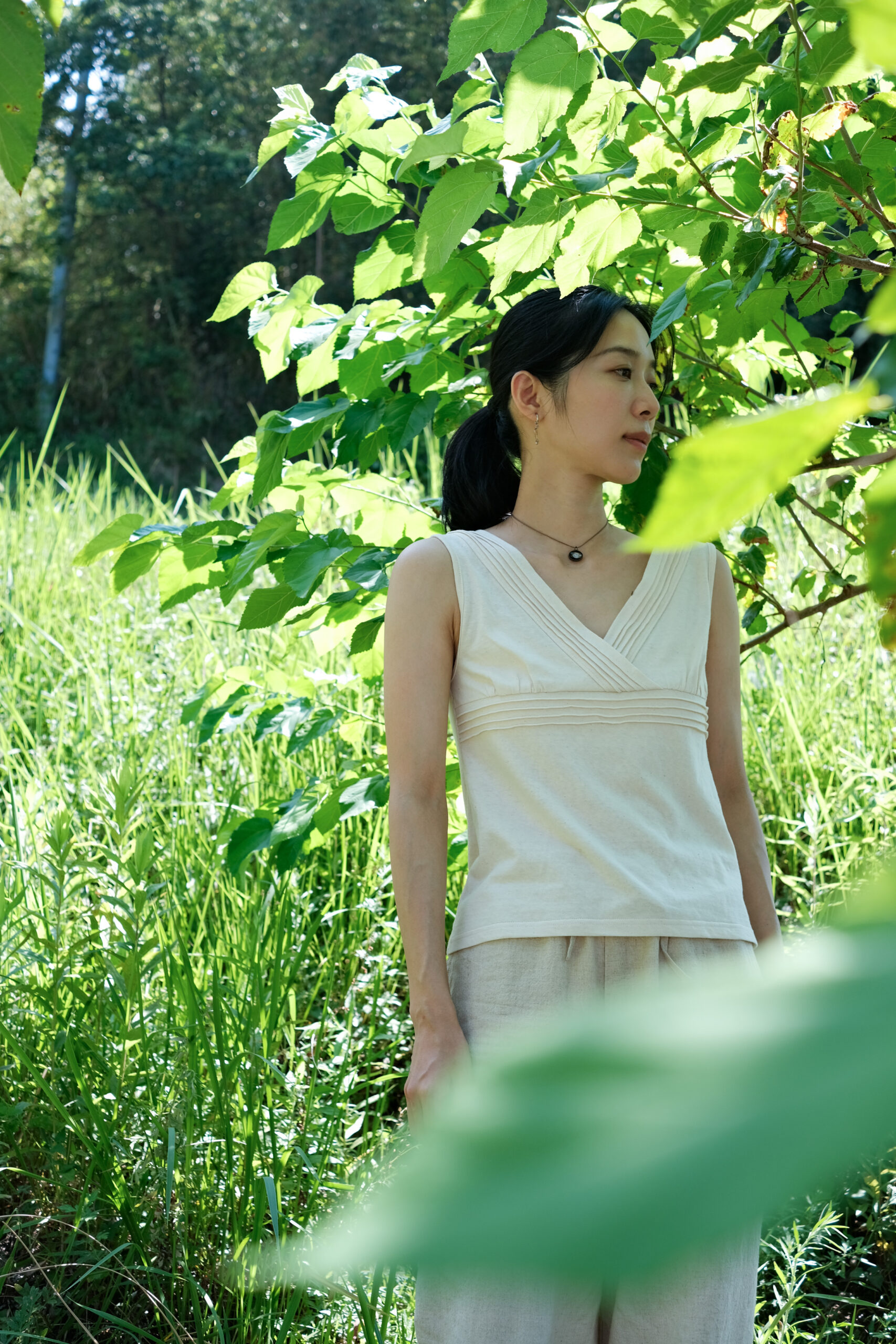 Sleeveless pin tuck top (natural)