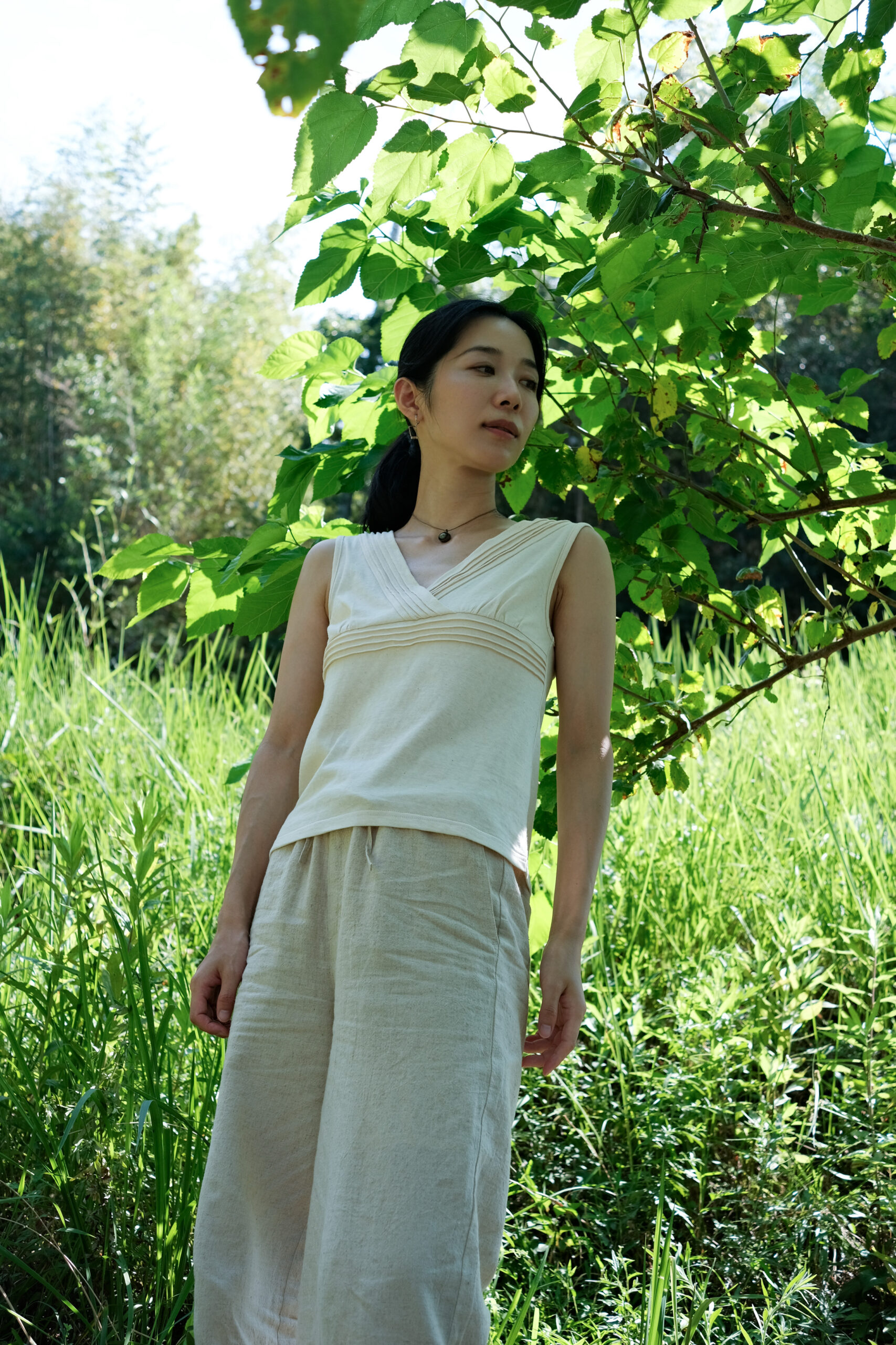 Sleeveless pin tuck top (natural) - 画像 (2)